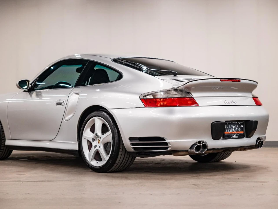 2003 Porsche 911 - Image 26 of 31