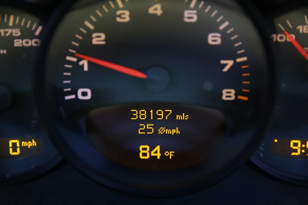 2003 Porsche 996 Carrera - Image 9 of 31