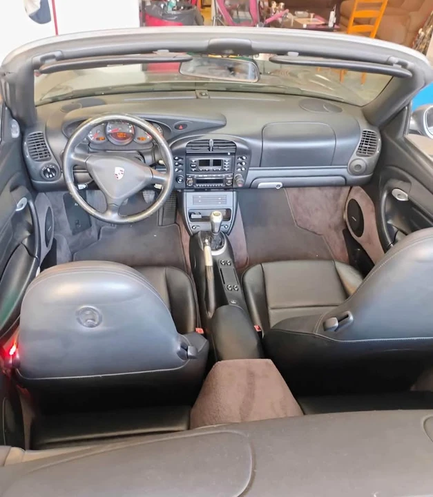 2003 Porsche 911 - Image 11 of 16