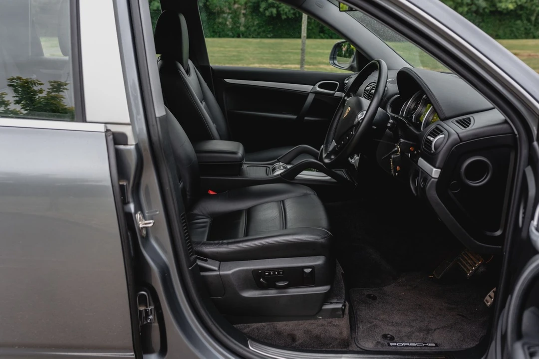 2003 Porsche Cayenne - Image 22 of 30