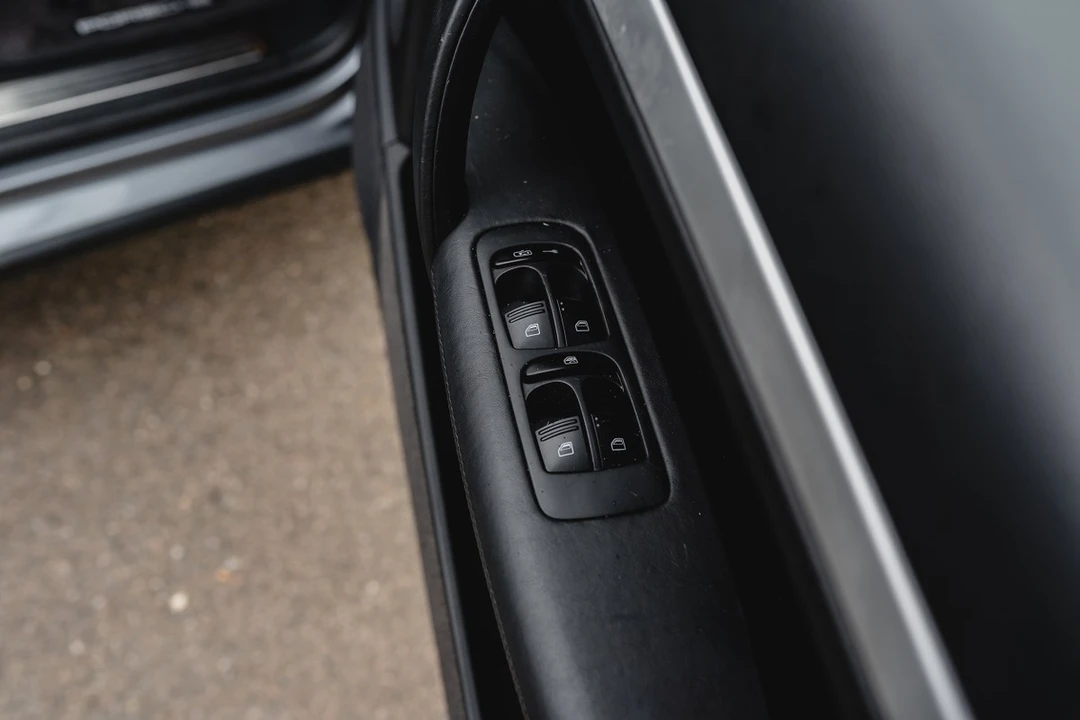 2003 Porsche Cayenne - Image 30 of 30