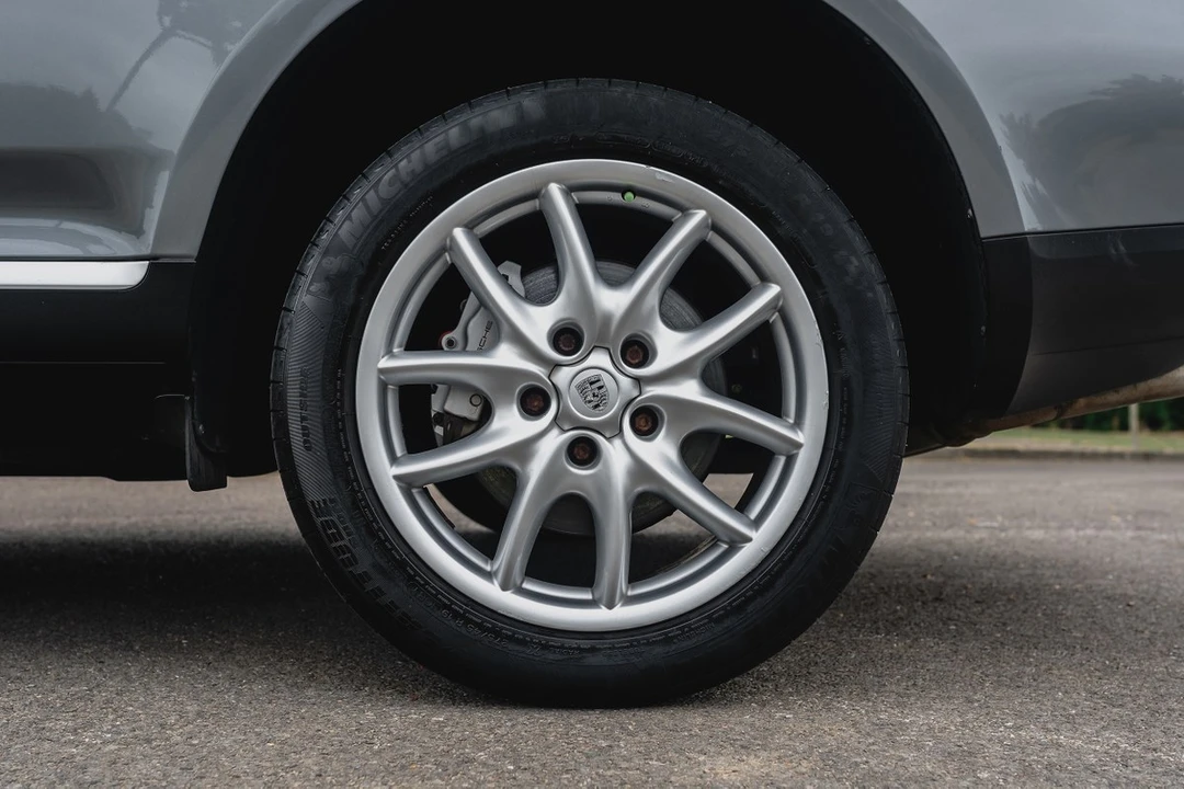 2003 Porsche Cayenne - Image 19 of 30