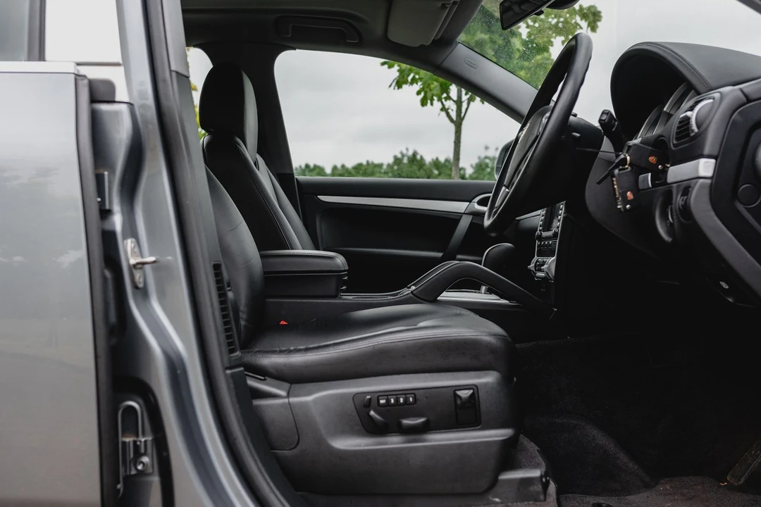 2003 Porsche Cayenne - Image 21 of 30