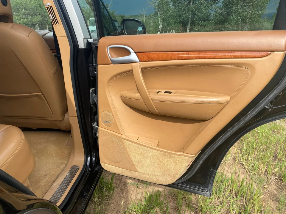 2003 Porsche Cayenne - Image 24 of 28