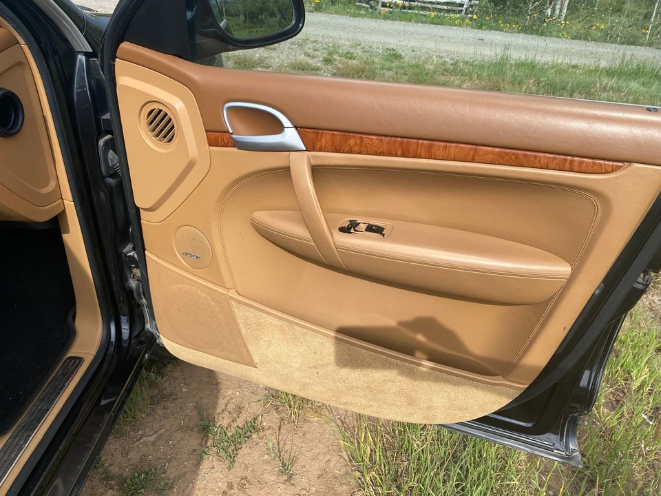 2003 Porsche Cayenne - Image 26 of 28