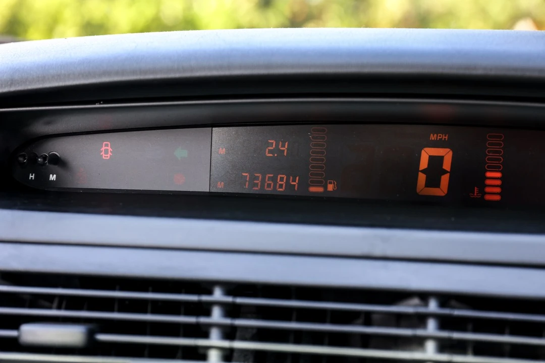 2003 Renault - Image 21 of 30