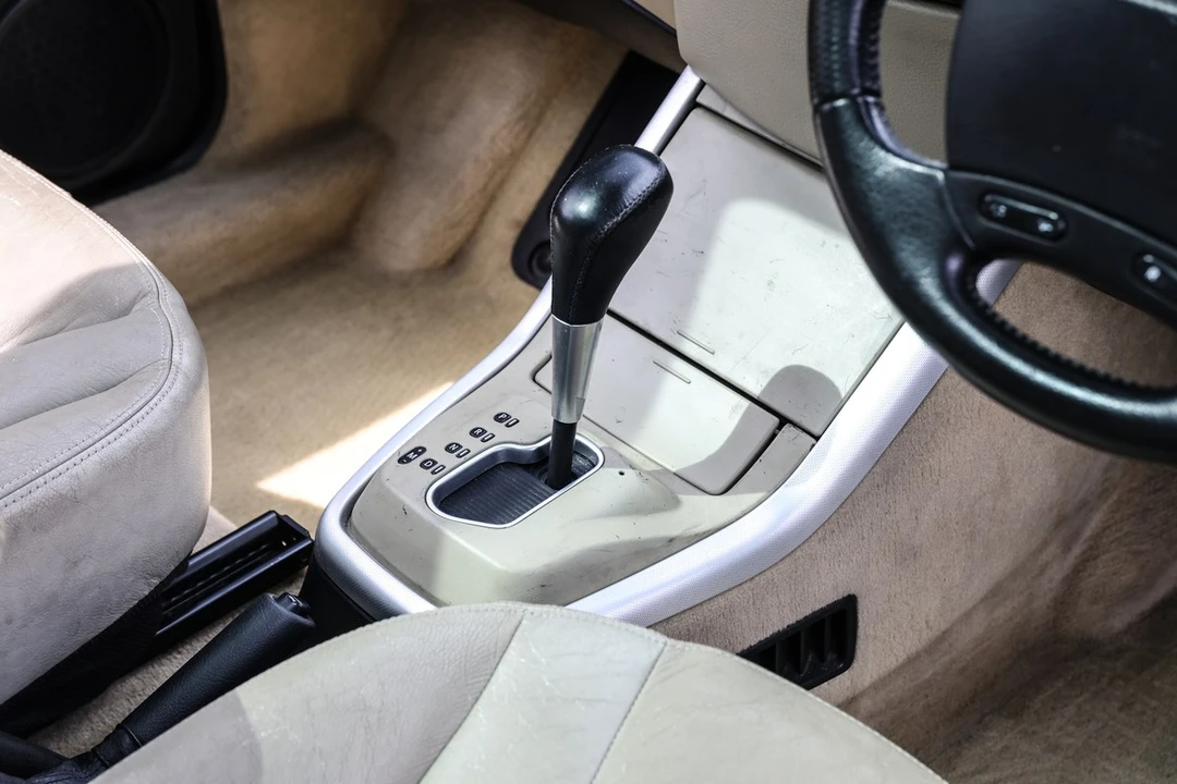 2003 Renault - Image 19 of 30