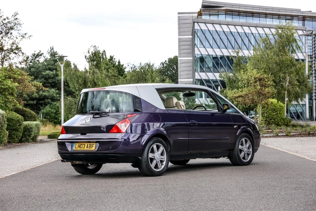 2003 Renault - Image 6 of 30