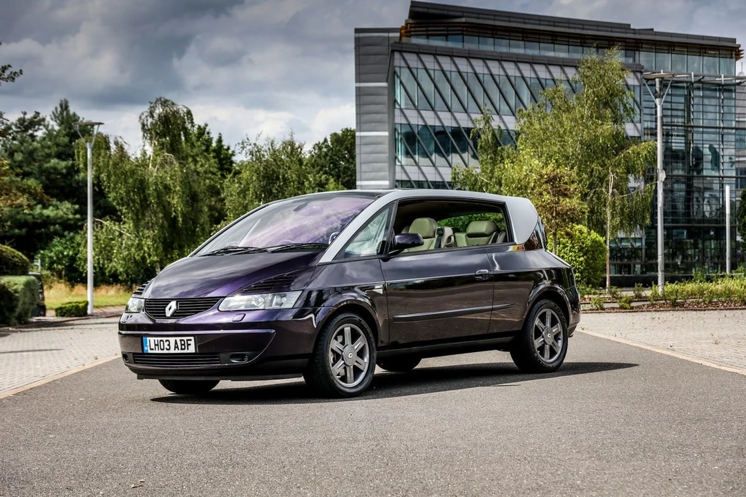2003 Renault - Image 3 of 30