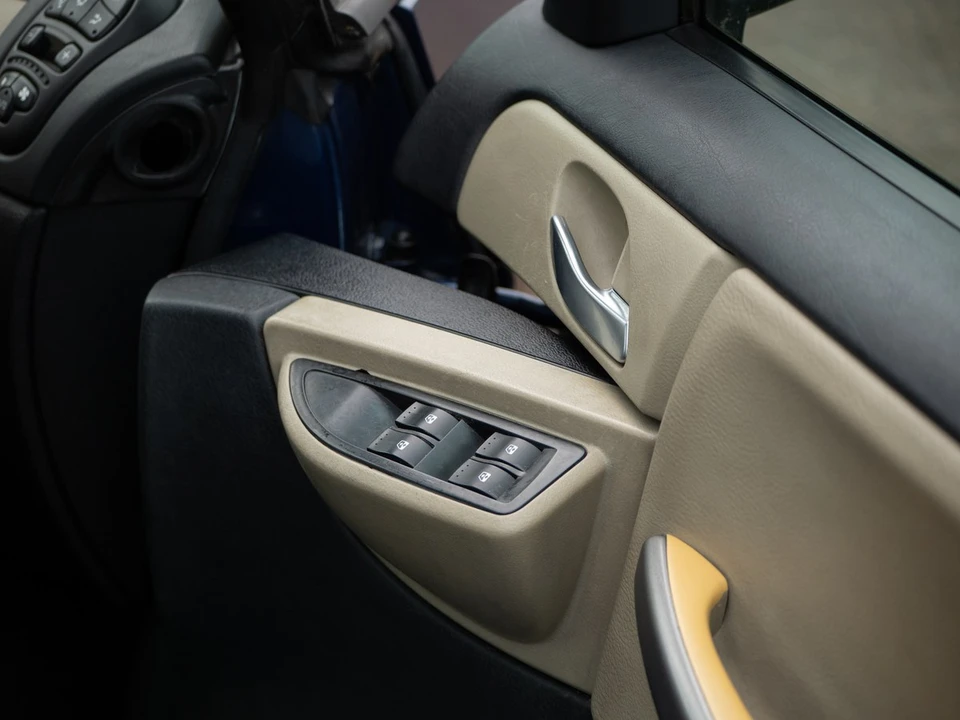 2003 Renault - Image 29 of 30