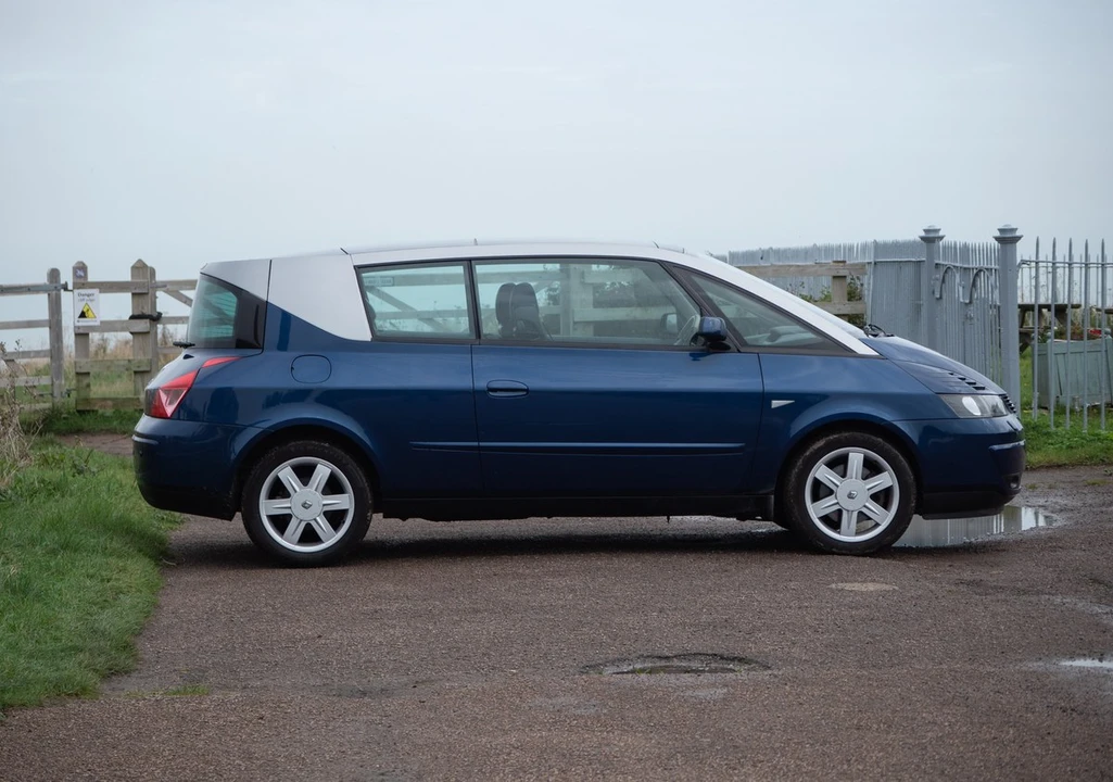2003 Renault - Image 10 of 30
