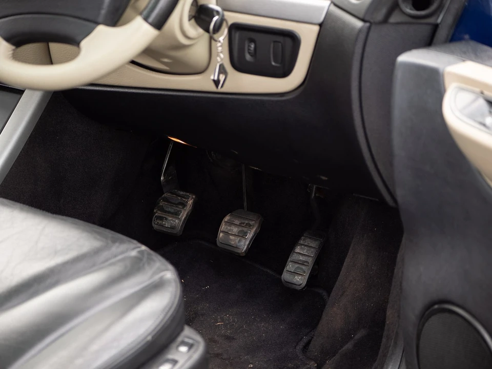 2003 Renault - Image 27 of 30