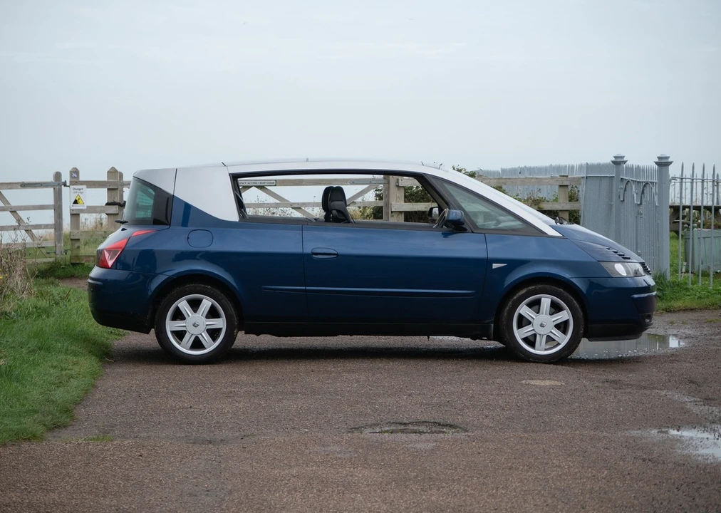 2003 Renault - Image 9 of 30