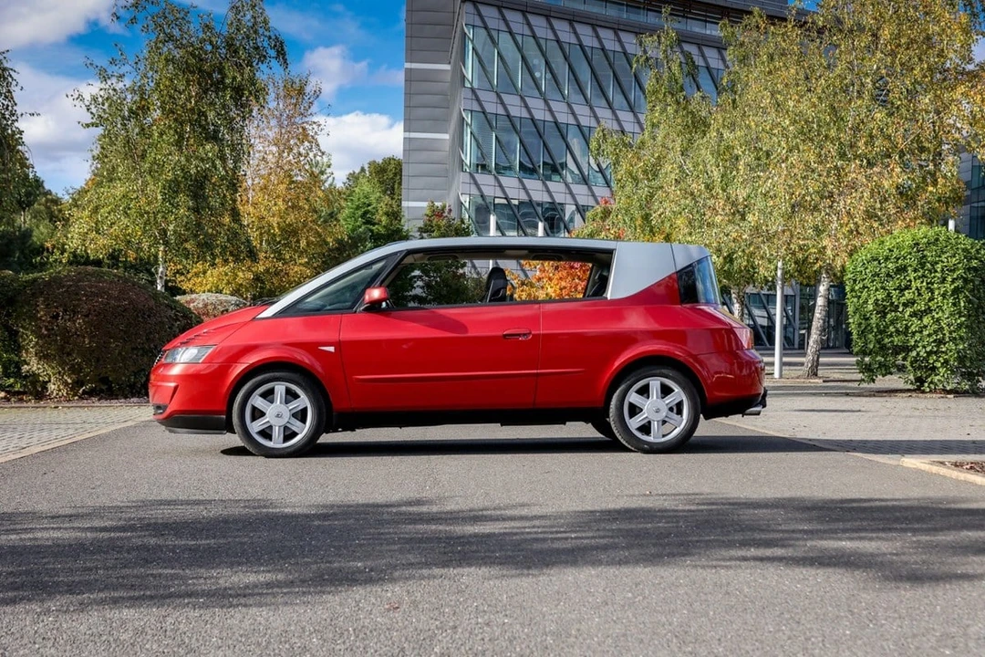 2003 Renault - Image 5 of 30
