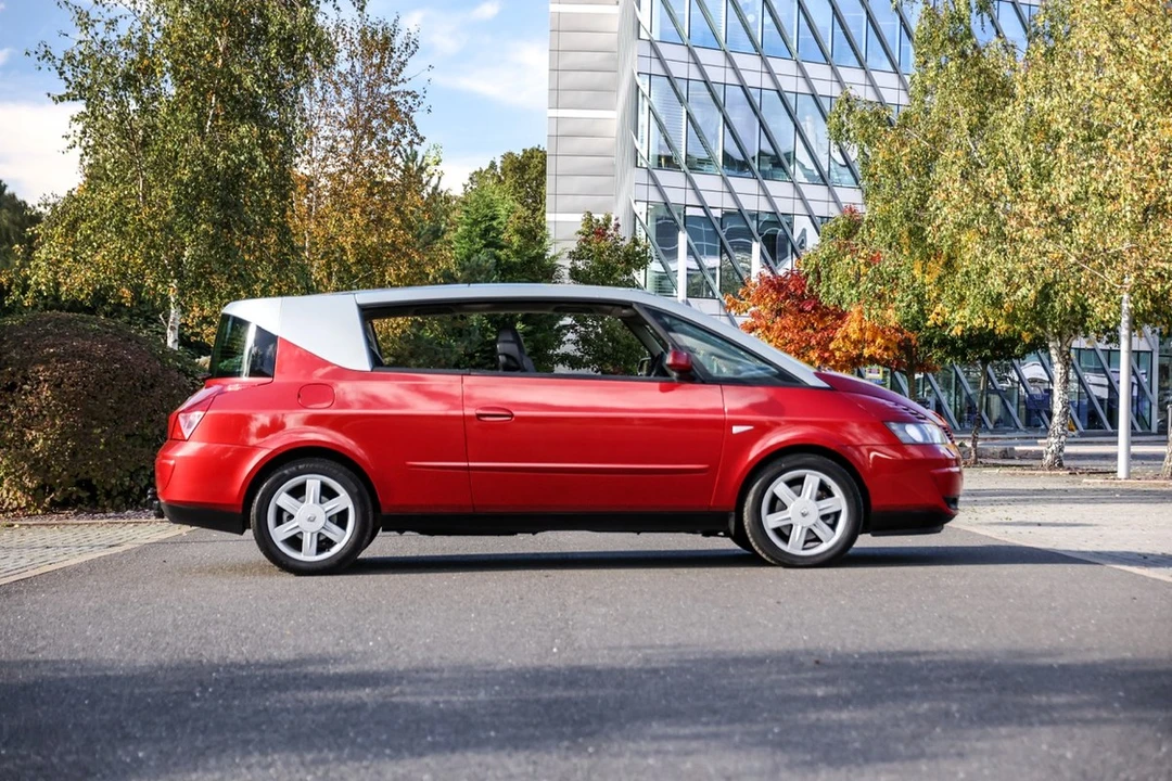 2003 Renault - Image 8 of 30