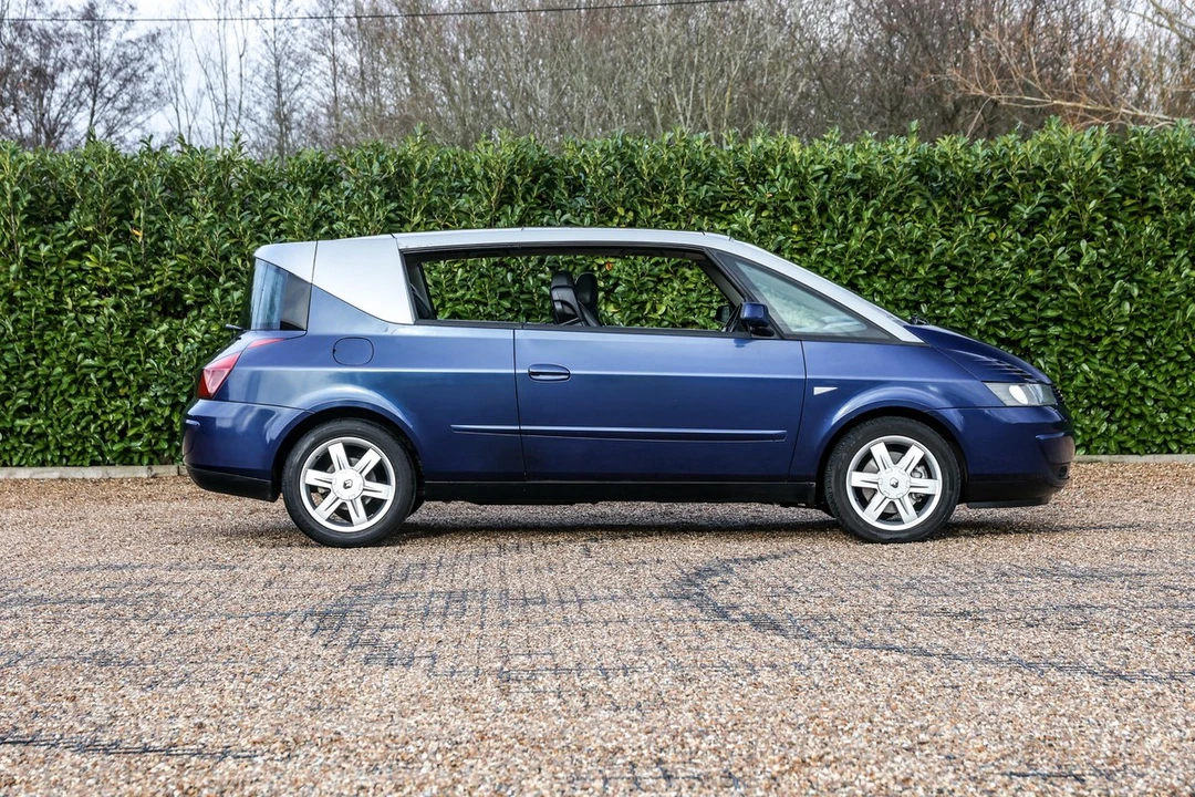 2003 Renault - Image 11 of 30