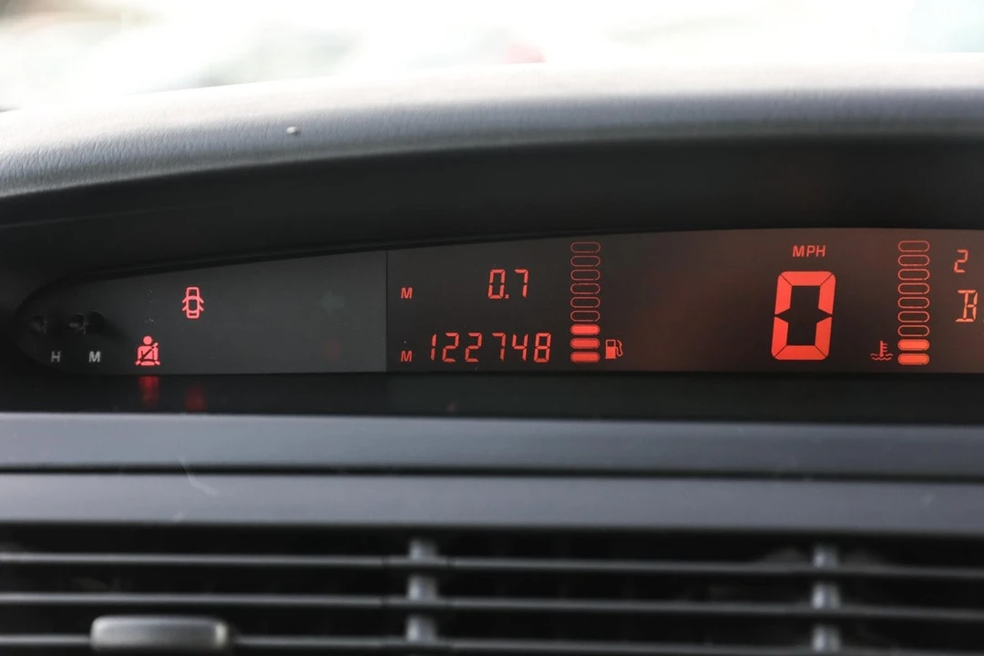 2003 Renault - Image 26 of 30