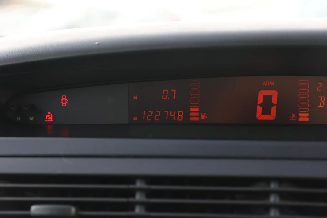 2003 Renault - Image 27 of 30