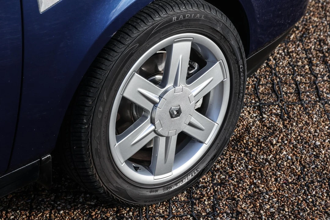 2003 Renault - Image 14 of 30