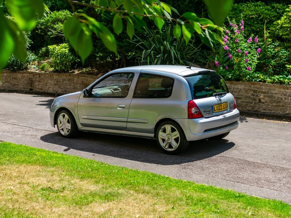 2003 Renault Clio 2nd Gen - Image 10 of 30