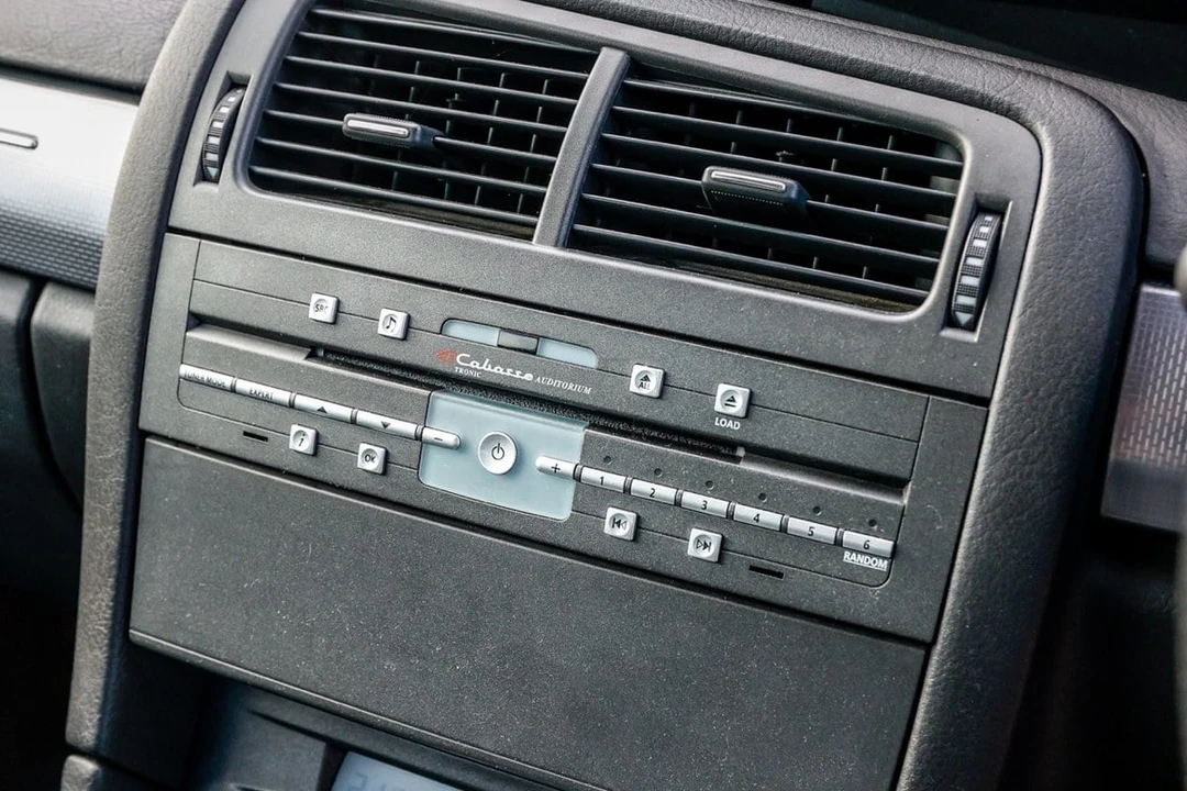 2003 Renault - Image 30 of 30