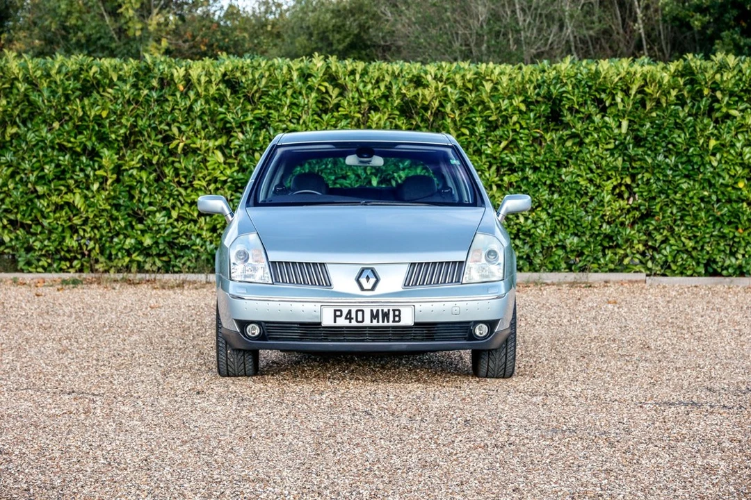 2003 Renault - Image 2 of 30