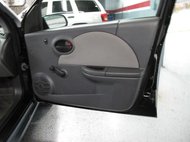 2003 Saturn Ion - Image 13 of 21
