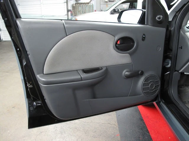2003 Saturn Ion - Image 9 of 21