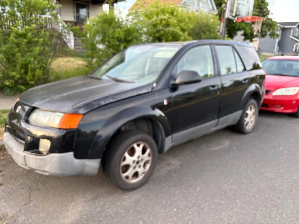 2003 Saturn Vue - Image 2 of 4