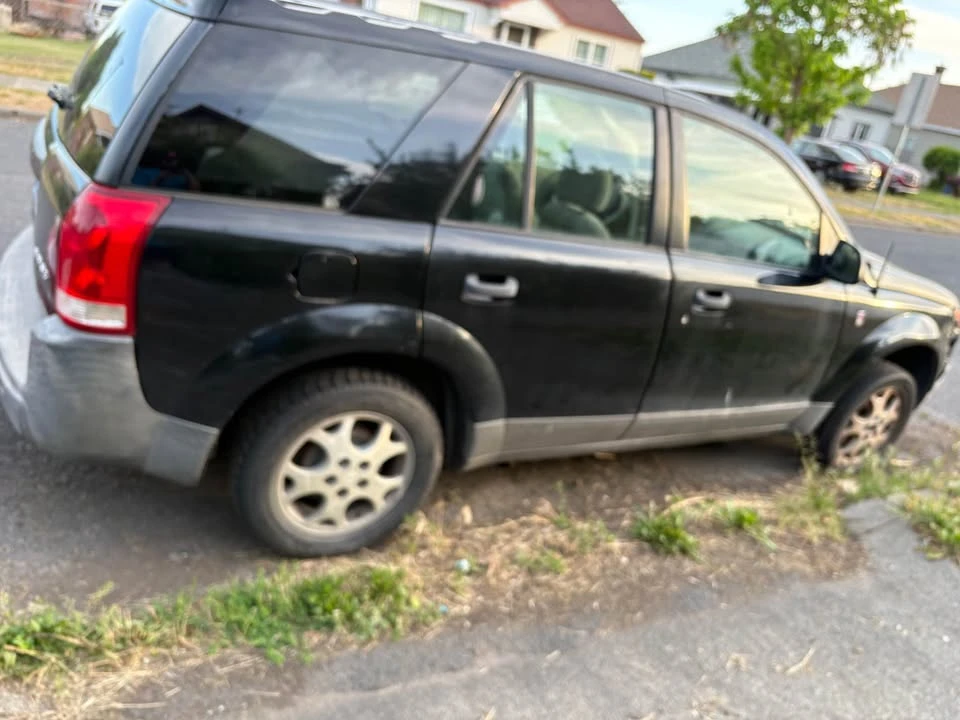 2003 Saturn Vue - Image 3 of 4