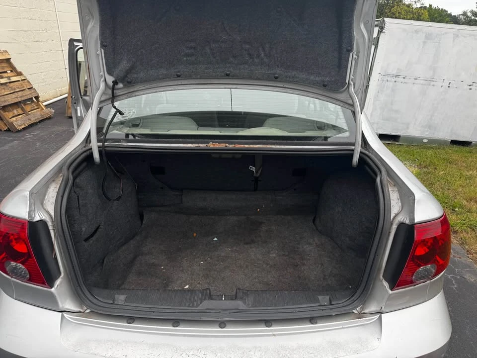 2003 Saturn - Image 7 of 10