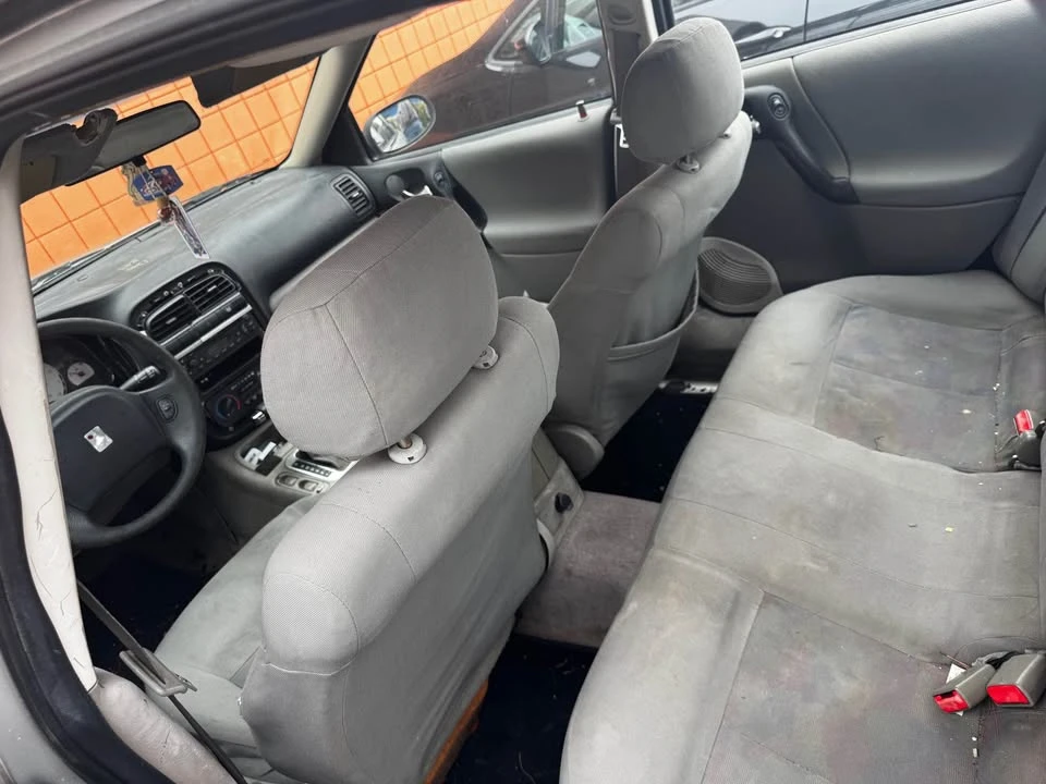 2003 Saturn - Image 9 of 10
