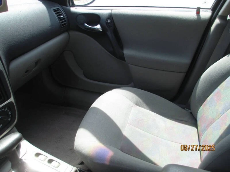 2003 Saturn - Image 10 of 12