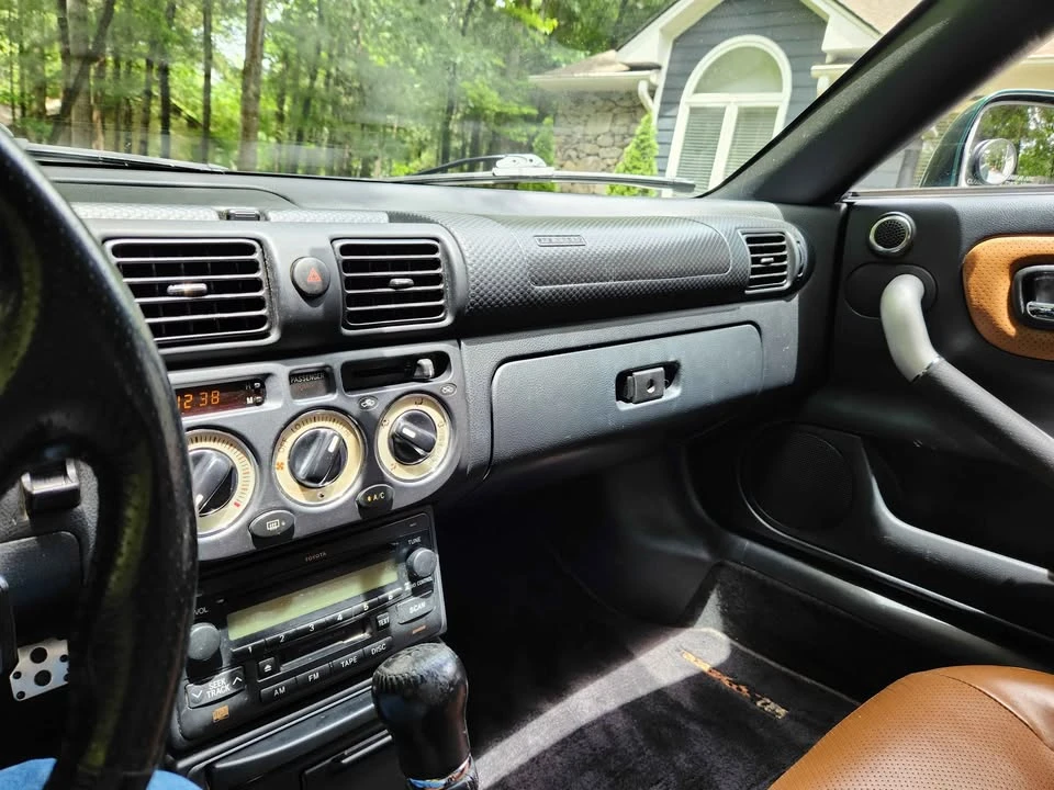 2003 Toyota MR2 Spyder/MR-S - Image 9 of 10