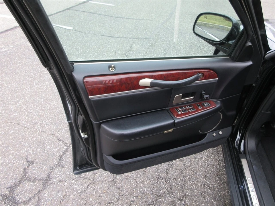 2003 Lincoln Town Car - Image 21 of 21