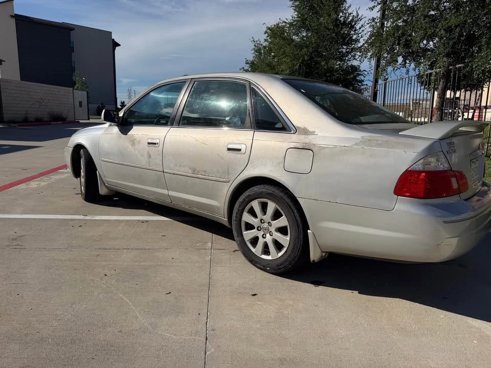 2003 Toyota Avalon 2nd Gen - Image 2 of 11
