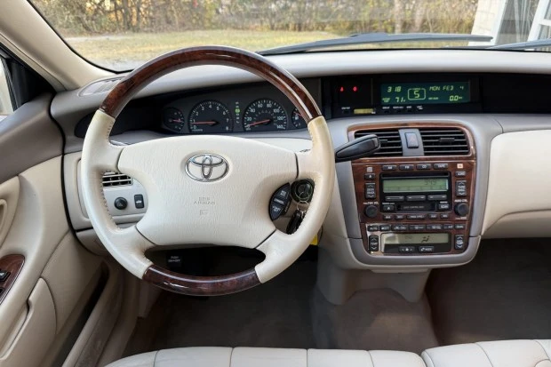 2003 Toyota Avalon 1st Gen - Image 5 of 7