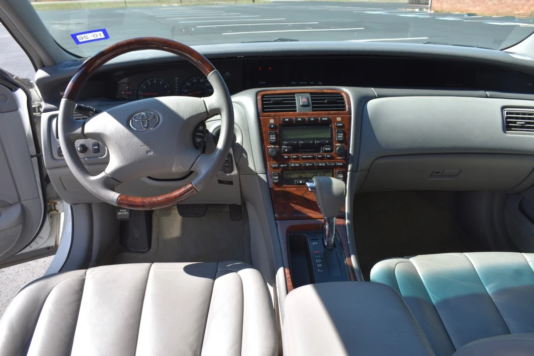 2003 Toyota Avalon 1st Gen - Image 13 of 20