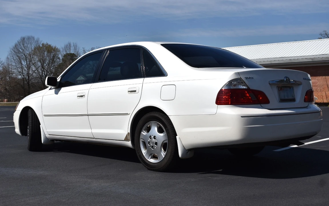 2003 Toyota Avalon 1st Gen - Image 2 of 20