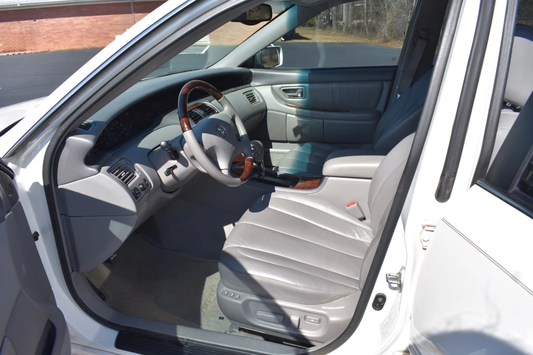 2003 Toyota Avalon 1st Gen - Image 14 of 20