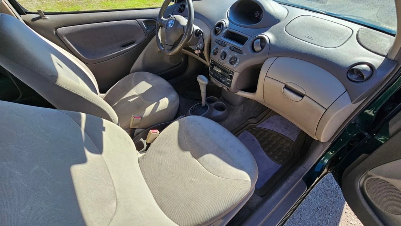 2003 Toyota Echo - Image 10 of 21