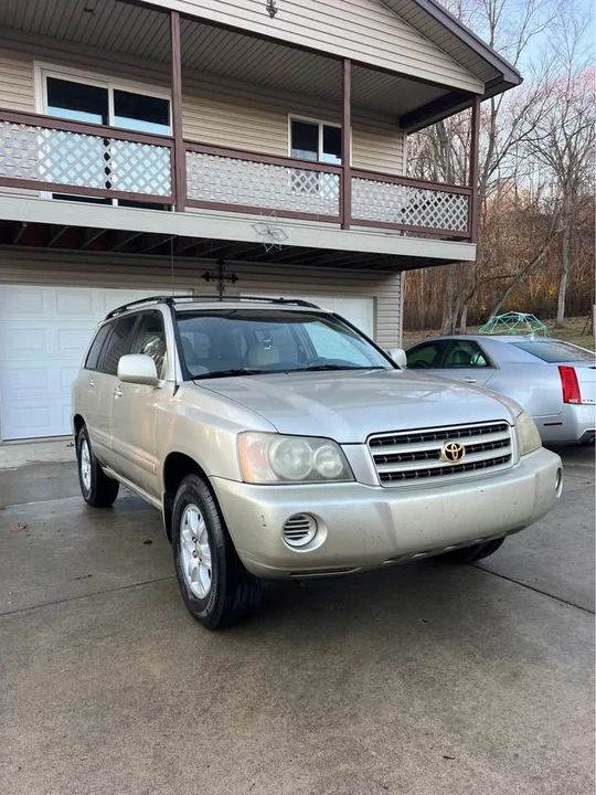 2003 Toyota Highlander - Image 2 of 10