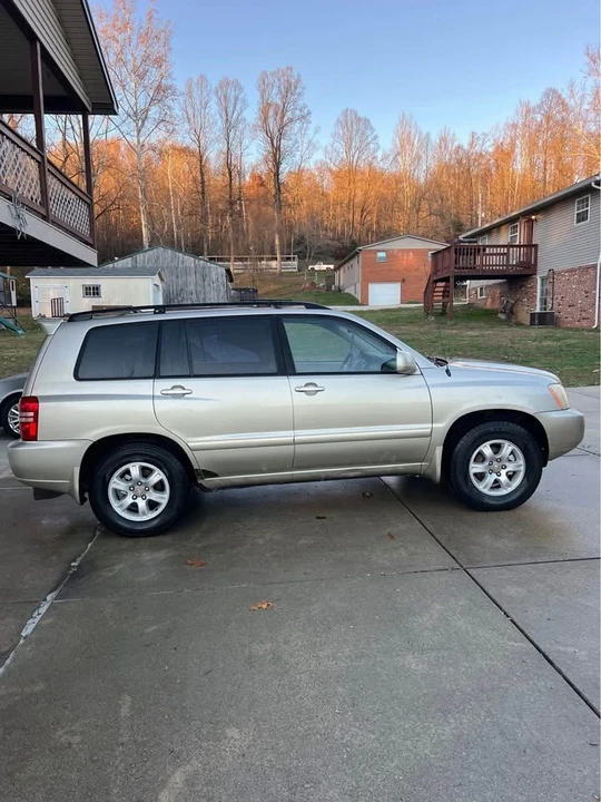 2003 Toyota Highlander - Image 3 of 10