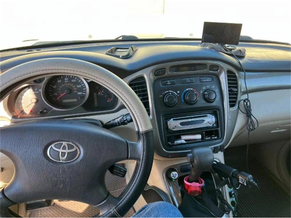 2003 Toyota Highlander - Image 2 of 16