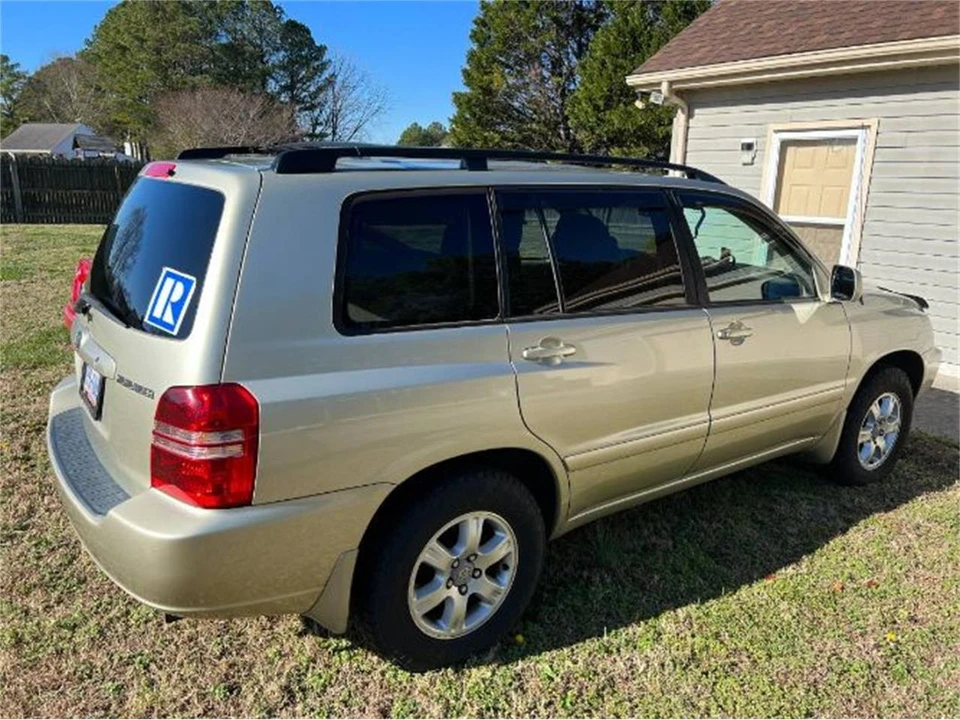 2003 Toyota Highlander - Image 11 of 16
