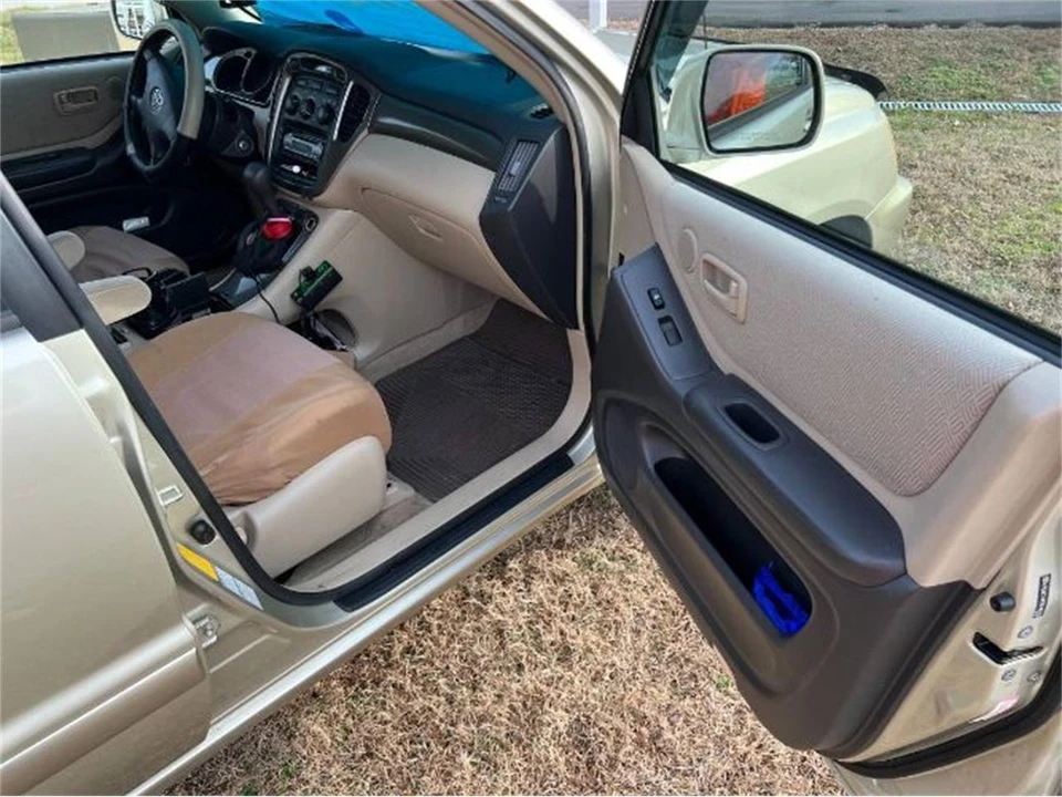2003 Toyota Highlander - Image 16 of 16