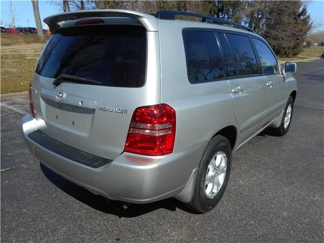 2003 Toyota Highlander - Image 3 of 12