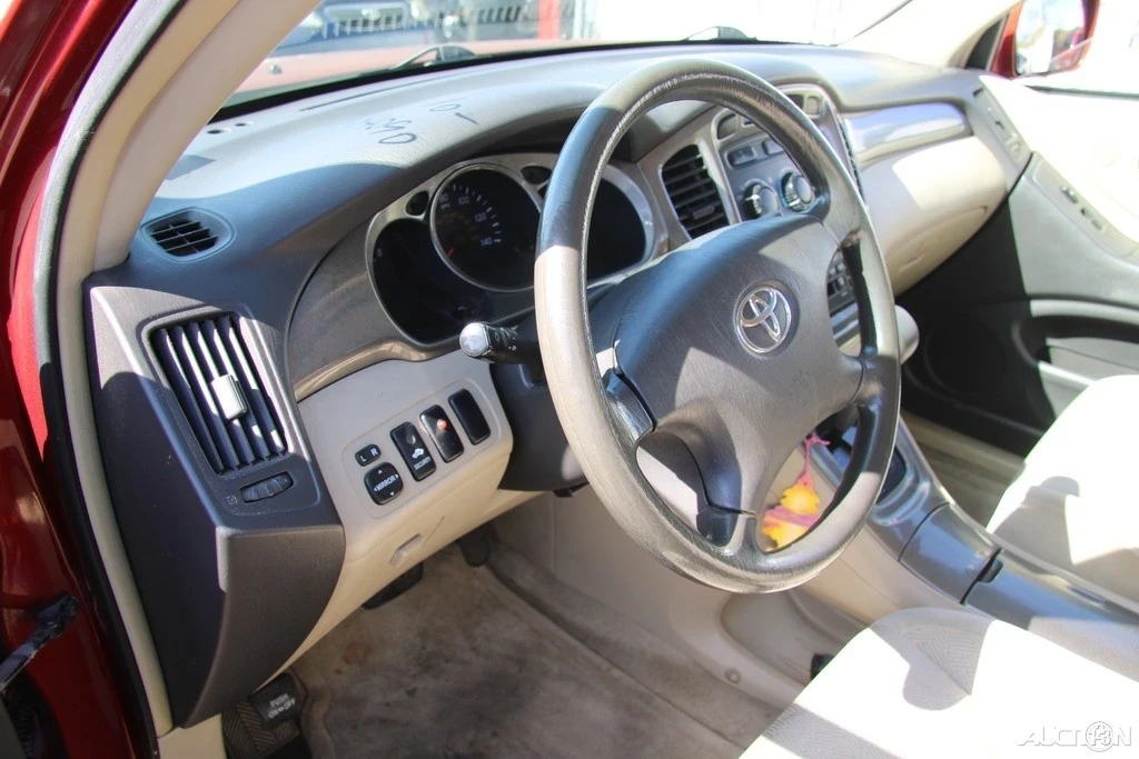 2003 Toyota Highlander - Image 13 of 21