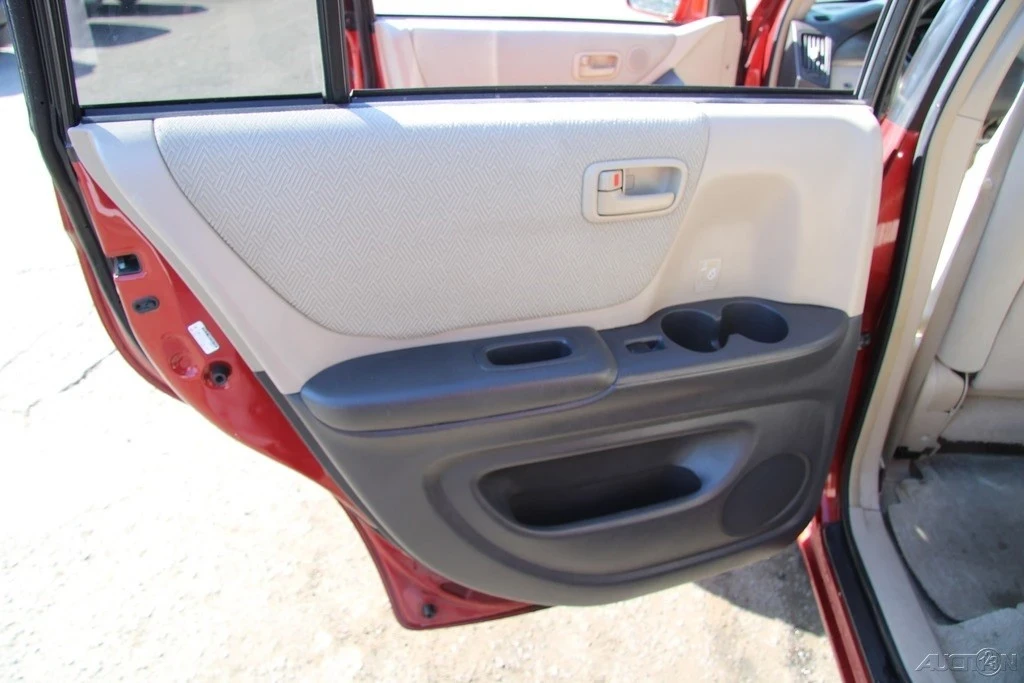 2003 Toyota Highlander - Image 19 of 21
