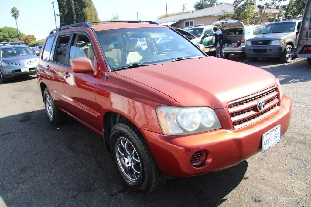 2003 Toyota Highlander - Image 8 of 21